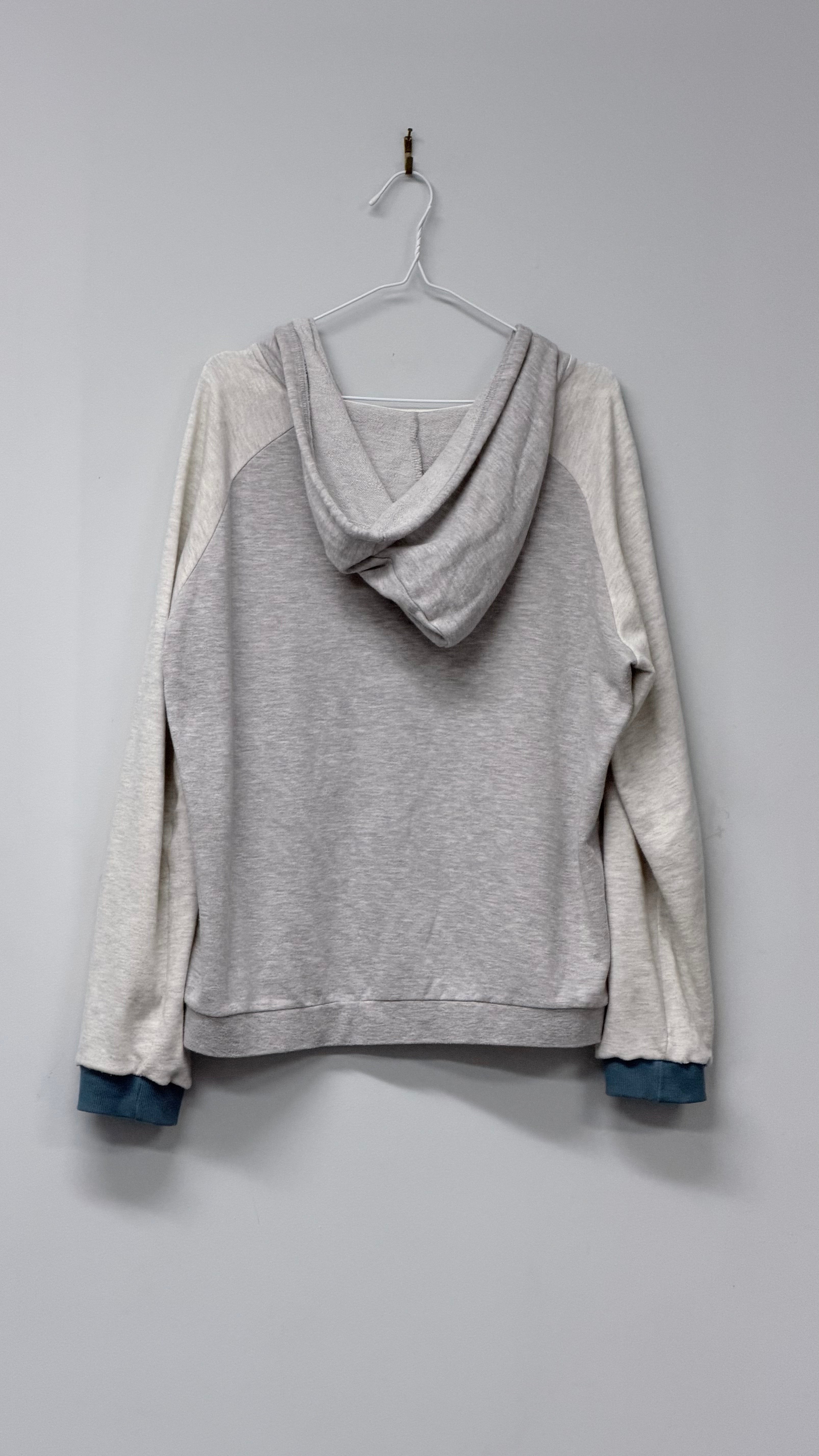 NC THREE-TONE HOODIE